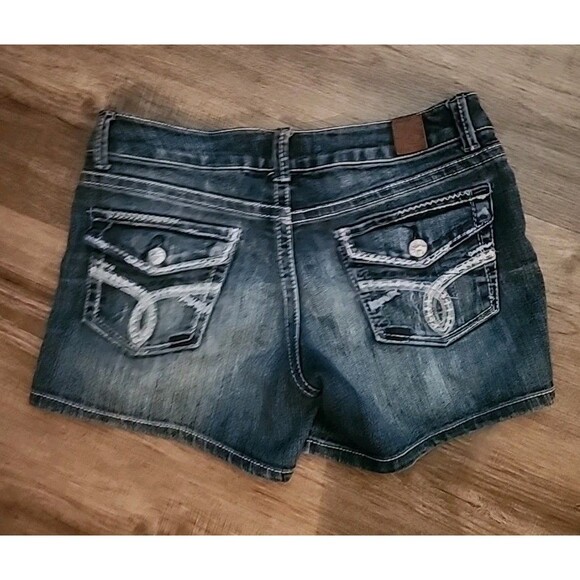 True Soulmate Womens Shorts 5 Medium Wash Denim Embroidered Pockets - Picture 2 of 10